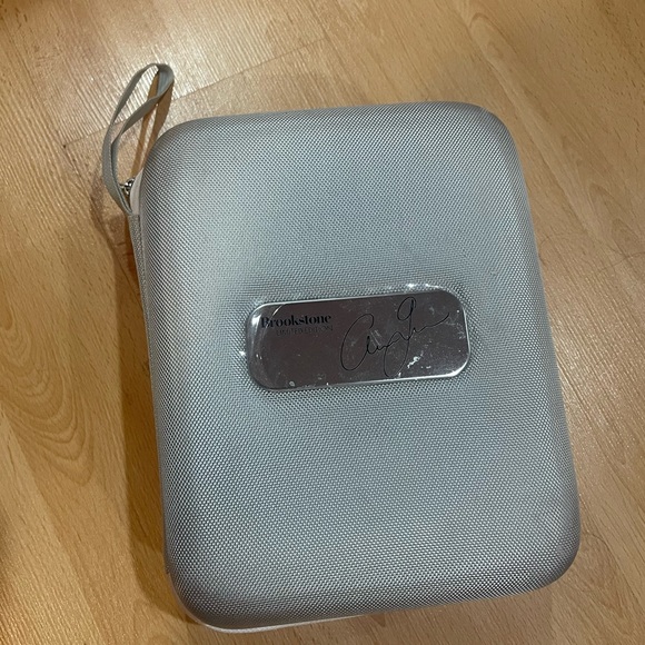 Ariana Grande Brookestone Headphones - Picture 3 of 3